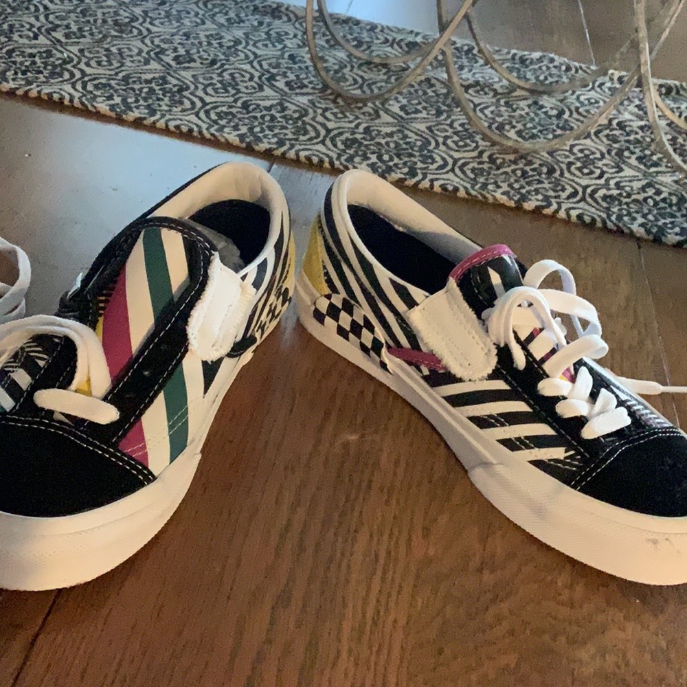 Shoes - Picture 2 of 2